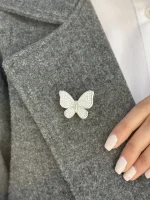 سنجاق سینه پروانه نگینی