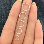 پیرسینگ گوش حلقه ای نگین ظریف