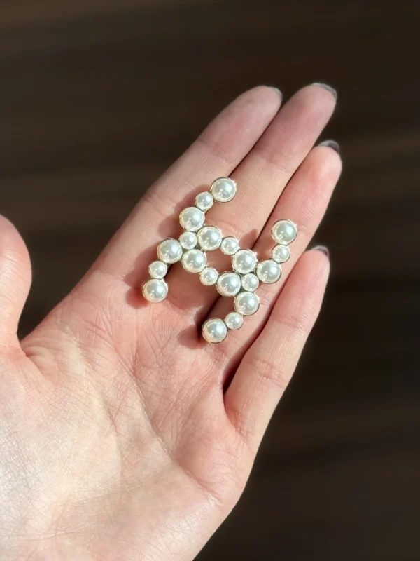 سنجاق سینه شنل (CHANEL) - تصویر 2