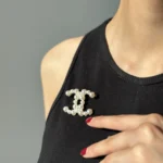 سنجاق سینه شنل (CHANEL)