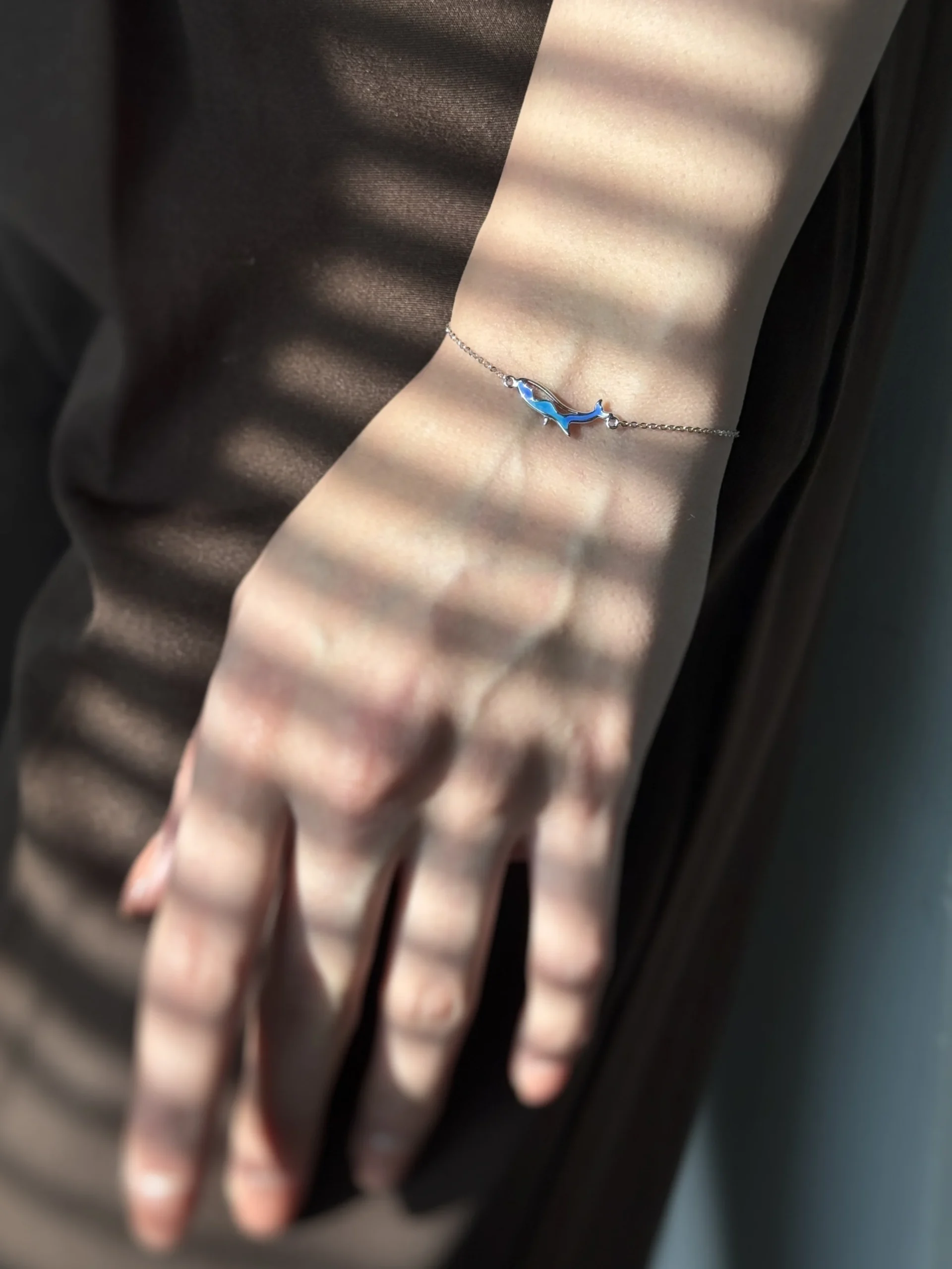 IMG_8060(1) دستبند نقره نهنگ - تصویر 1